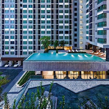 The Base Central Pattaya Eksteriør billede