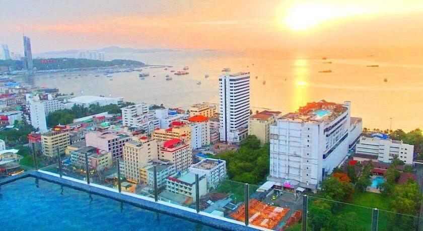 The Base Central Pattaya Eksteriør billede